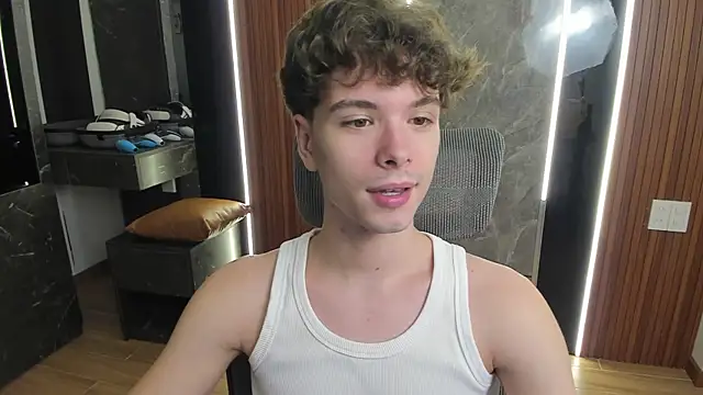 Snapshot of calvin_love_you chatting on July 28, 3:08 pm calvin love you online show from July 28, 3:08 pm