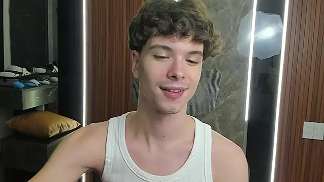 Snapshot of calvin_love_you chatting on July 29, 3:10 pm calvin love you online show from July 29, 3:10 pm