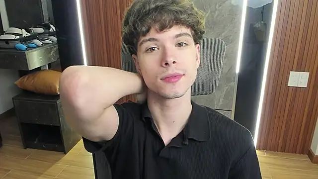 Snapshot of calvin_love_you chatting on July 31, 3:11 pm calvin love you online show from July 31, 3:11 pm