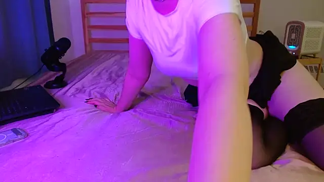 gothgirleden online show from July 16, 5:19 pm