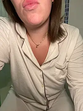 lilylush24 online show from February 26, 5:17 pm