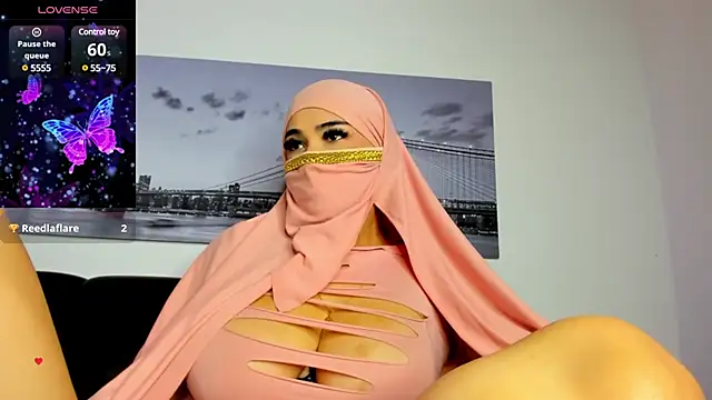 Tahiraa  online show from February 22, 1:35 pm