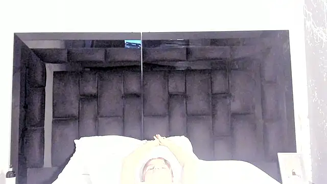 PaigeJayden online show from February 1, 6:00 am