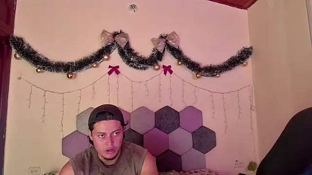 Snapshot of Horny_tgn chatting on December 14, 9:52 pm Horny tgn online show from December 14, 9:52 pm