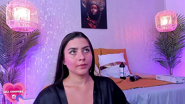 Snapshot of lilicooper_ chatting on December 20, 2:52 am lilicooper online show from December 20, 2:52 am