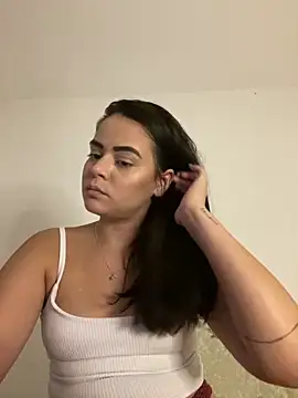 Snapshot of rebeccaareys chatting on December 14, 10:18 pm rebeccaareys online show from December 14, 10:18 pm