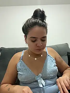 Snapshot of rebeccaareys chatting on February 1, 1:23 am rebeccaareys online show from February 1, 1:23 am