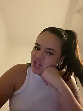 Snapshot of rebeccaareys chatting on March 2, 12:09 am rebeccaareys online show from March 2, 12:09 am