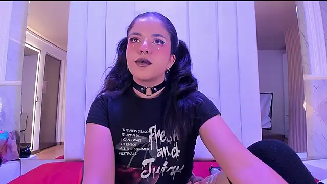 ivannabellini online show from April 20, 1:58 pm