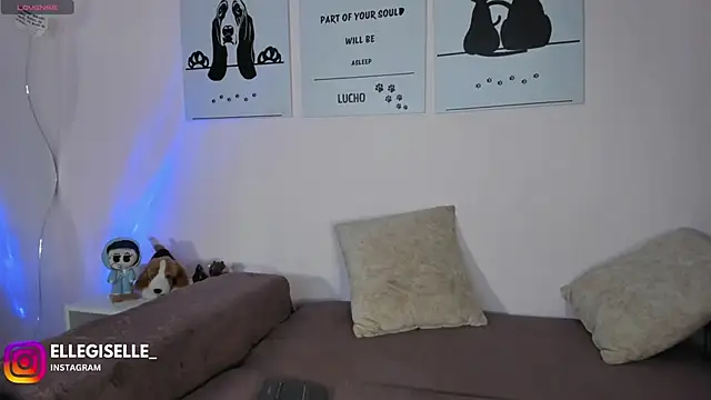 ElleGisellee online show from October 14, 2:23 am