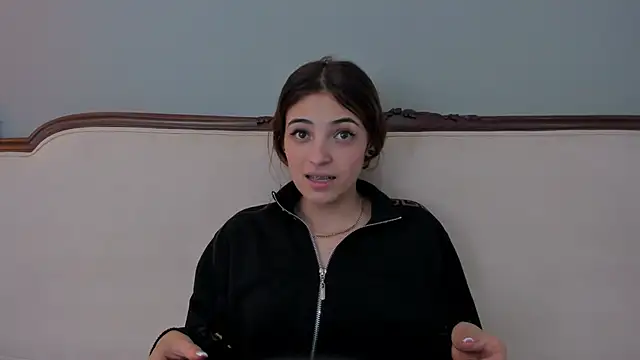 Snapshot of sofiarouge chatting on December 24, 10:11 am sofiarouge online show from December 24, 10:11 am