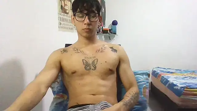 Snapshot of Dillom420 chatting on February 26, 4:47 am Dillom420 online show from February 26, 4:47 am