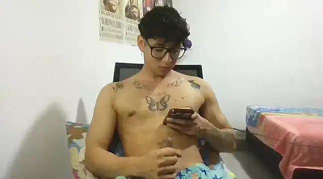 Snapshot of Dillom420 chatting on March 15, 8:04 am Dillom420 online show from March 15, 8:04 am