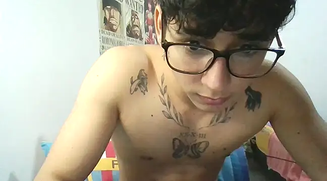 Snapshot of Dillom420 chatting on March 21, 5:32 am Dillom420 online show from March 21, 5:32 am