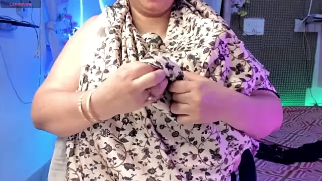 Gulabi Queen online show from March 4, 11:08 am