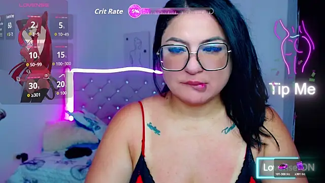 Snapshot of _curvy_latina chatting on October 29, 1:02 pm curvy latina online show from October 29, 1:02 pm
