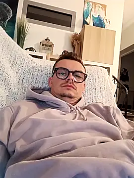 GLouglou19 online show from October 2, 9:33 pm