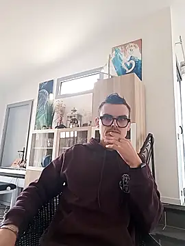 GLouglou19 online show from March 2, 2:02 pm