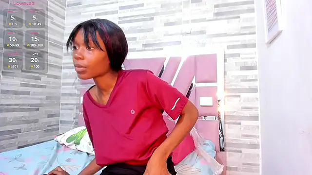 Snapshot of ebony_march chatting on February 5, 6:37 pm ebony march online show from February 5, 6:37 pm