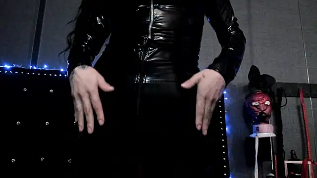 LusstCruella online show from January 15, 8:16 pm