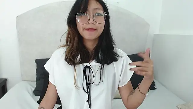 Snapshot of Yommi_Winx chatting on December 18, 5:26 am Yommi Winx online show from December 18, 5:26 am