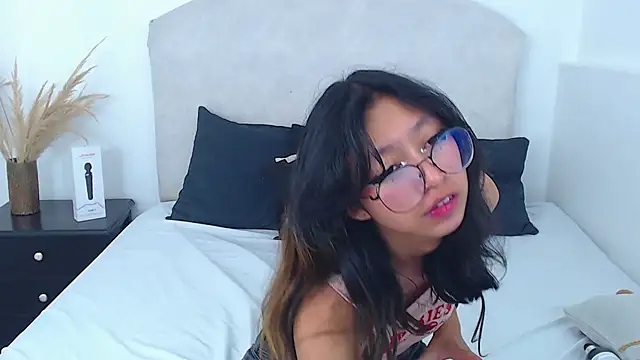 Snapshot of Yommi_Winx chatting on January 25, 7:06 am Yommi Winx online show from January 25, 7:06 am