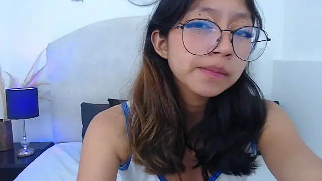 Snapshot of Yommi_Winx chatting on February 2, 1:45 am Yommi Winx online show from February 2, 1:45 am