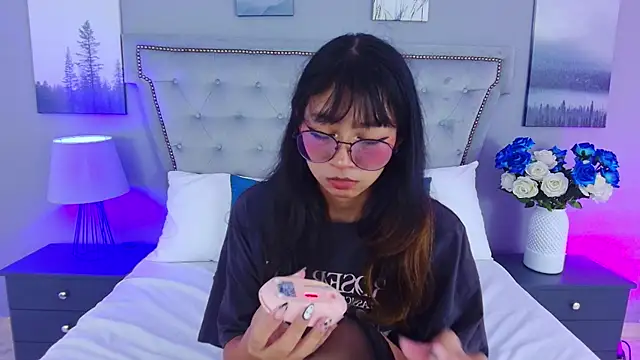 Snapshot of Yommi_Winx chatting on September 9, 9:14 pm Yommi Winx online show from September 9, 9:14 pm
