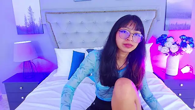 Snapshot of Yommi_Winx chatting on September 12, 11:15 pm Yommi Winx online show from September 12, 11:15 pm
