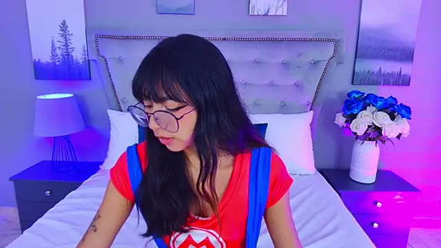 Snapshot of Yommi_Winx chatting on September 30, 12:04 am Yommi Winx online show from September 30, 12:04 am