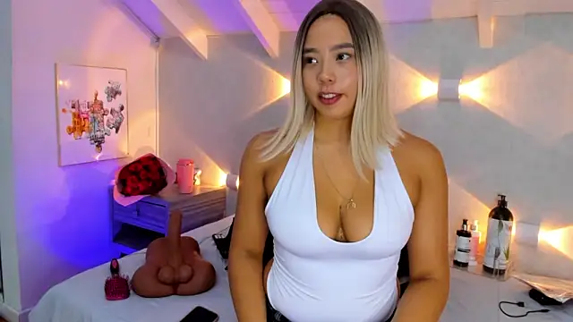 Martina Miiller online show from April 10, 12:54 pm