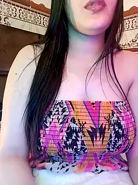 Snapshot of im_here- chatting on February 8, 3:31 pm im here- online show from February 8, 3:31 pm