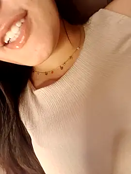 Snapshot of im_here- chatting on February 20, 11:43 pm im here- online show from February 20, 11:43 pm