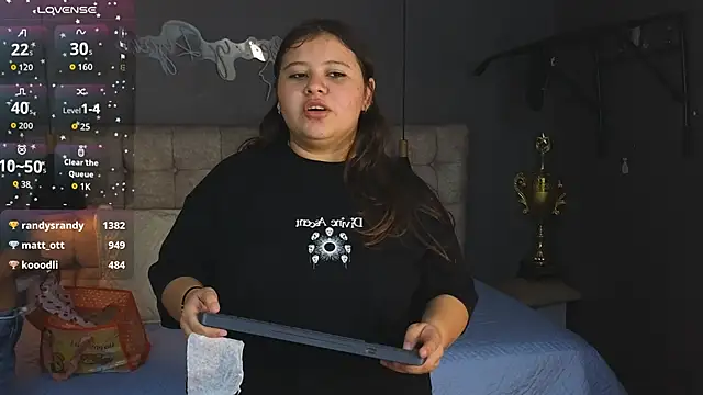 Laia and Aloby online show from November 1, 10:23 pm