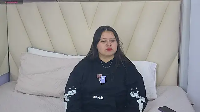 Laia and Aloby online show from February 3, 10:15 pm