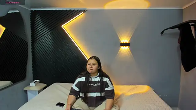 Laia and Aloby online show from April 22, 10:22 pm