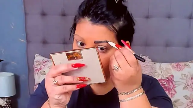 AmyCubes online show from February 8, 7:04 am