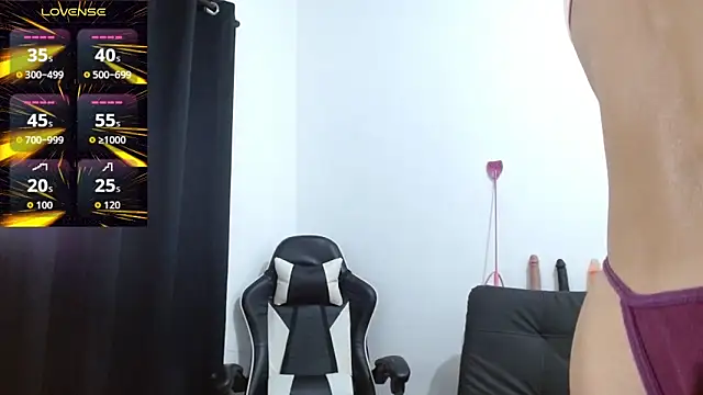 Snapshot of Kiara-Rider chatting on October 29, 4:48 am Kiara-Rider online show from October 29, 4:48 am