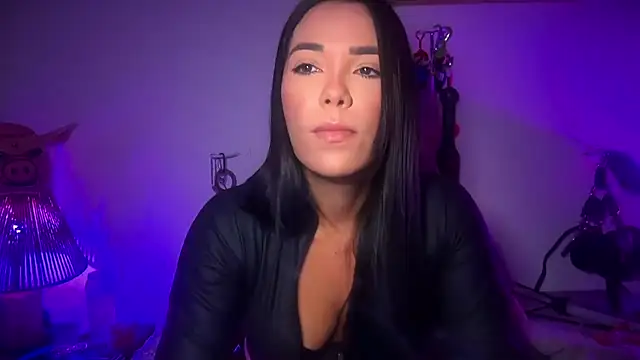 Snapshot of mistresslaviniabr chatting on December 15, 7:23 am mistresslaviniabr online show from December 15, 7:23 am