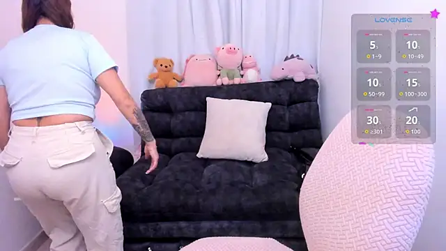 Lu perez online show from April 21, 1:28 pm