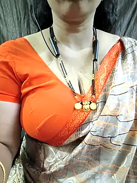 Snapshot of bhuvana555 chatting on April 23, 5:15 pm bhuvana555 online show from April 23, 5:15 pm