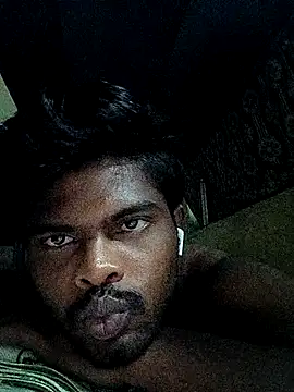 Snapshot of king8580 chatting on October 1, 3:18 pm king8580 online show from October 1, 3:18 pm