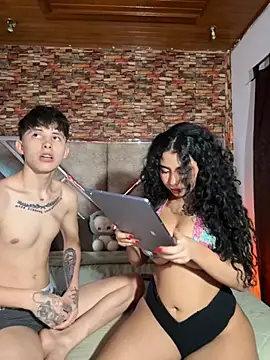 G Poseidon y Cloe online show from November 30, 8:35 pm