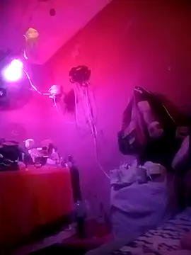 emanuhot online show from December 15, 11:42 pm