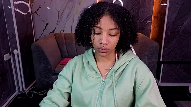 Violeth b online show from January 17, 1:05 pm