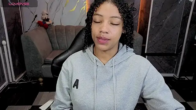 Violeth b online show from April 15, 12:56 pm