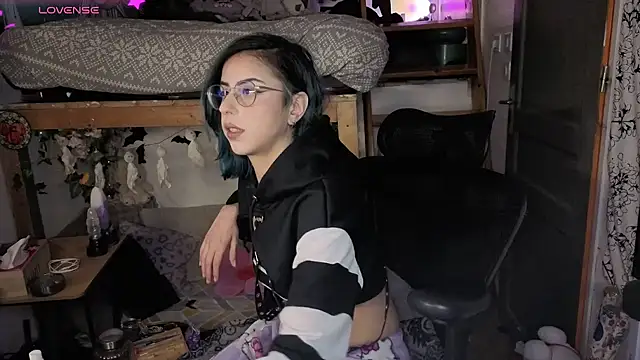 LisandreLaVenale online show from April 27, 9:13 pm