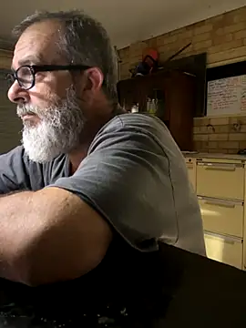 Snapshot of ausbod chatting on December 2, 11:01 am ausbod online show from December 2, 11:01 am