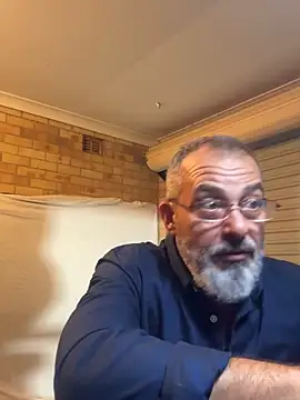 Snapshot of ausbod chatting on December 13, 3:32 pm ausbod online show from December 13, 3:32 pm