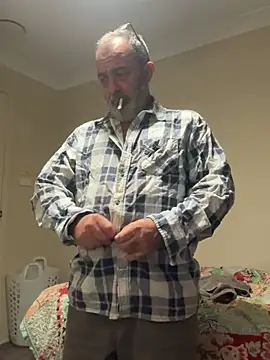 Snapshot of ausbod chatting on December 17, 7:15 pm ausbod online show from December 17, 7:15 pm